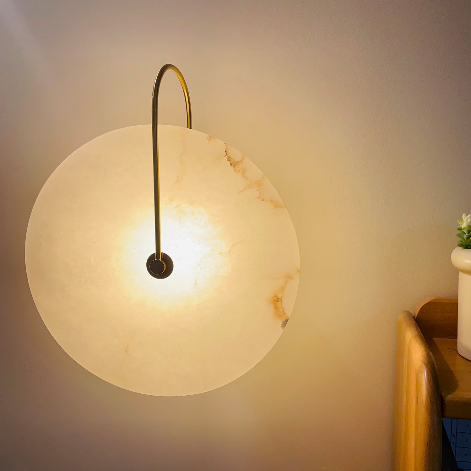 Alabaster LED Wandlampe