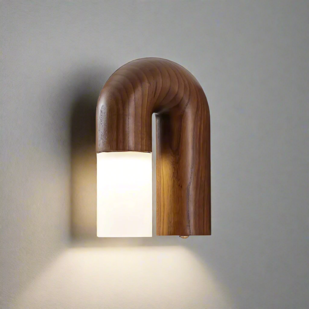 Wandleuchte Arcus aus Holz