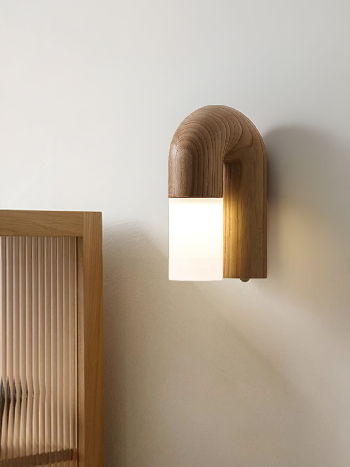 Wandleuchte Arcus aus Holz