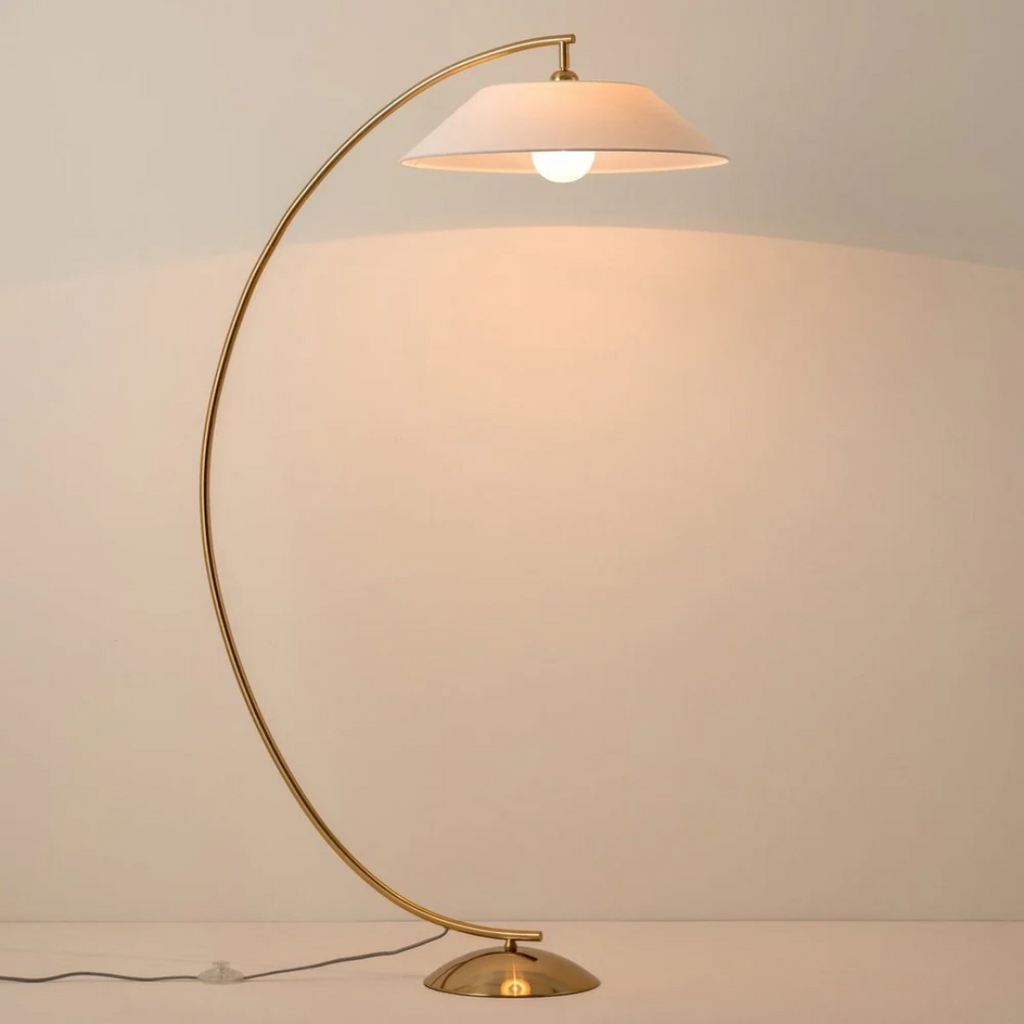 Domi - Stilvolle Stehlampe für Gemütliches Ambiente