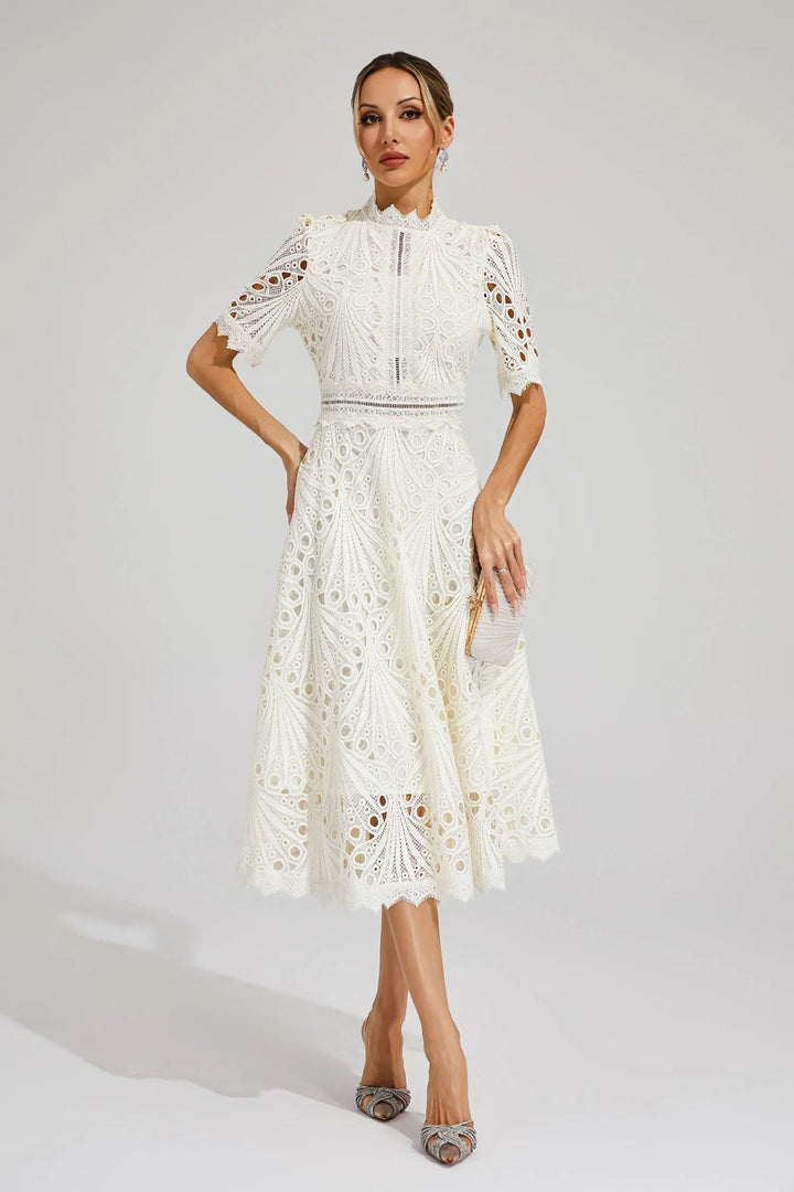 Vorelle - Blumenkleid mit Stickerei und kurzen Ärmeln