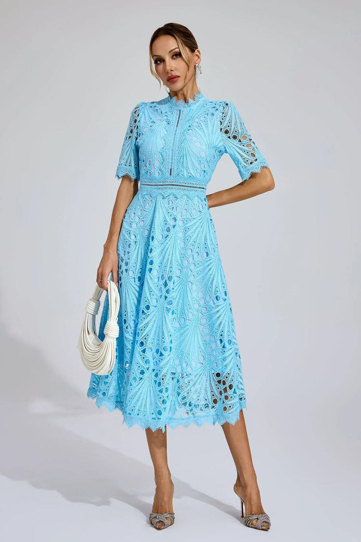 Vorelle - Blumenkleid mit Stickerei und kurzen Ärmeln