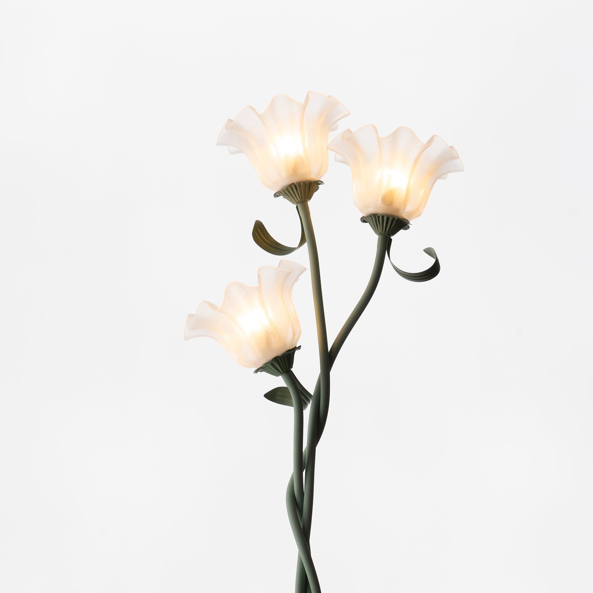 Zeitlose Calla Blumen Wohnzimmerlampe