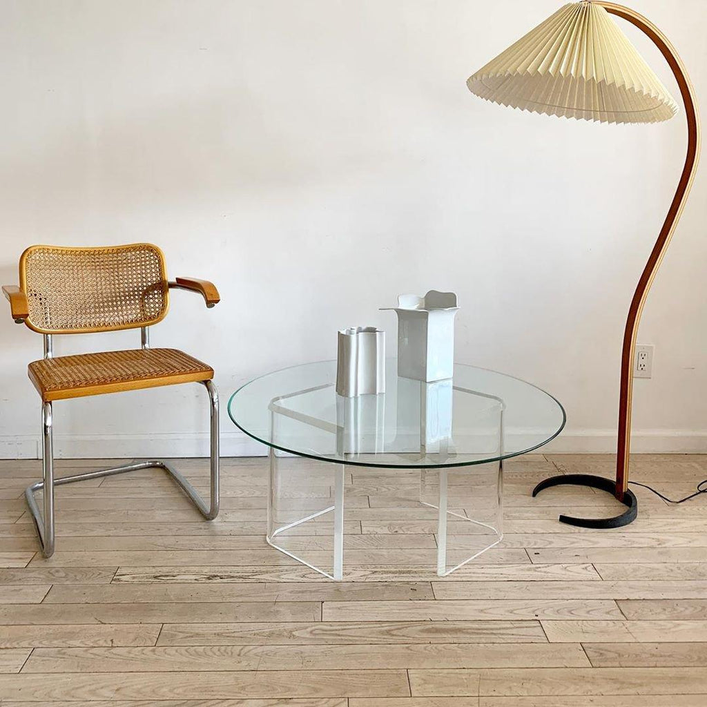 Caprani - Geschwungene Retro-Stehlampe aus Holz