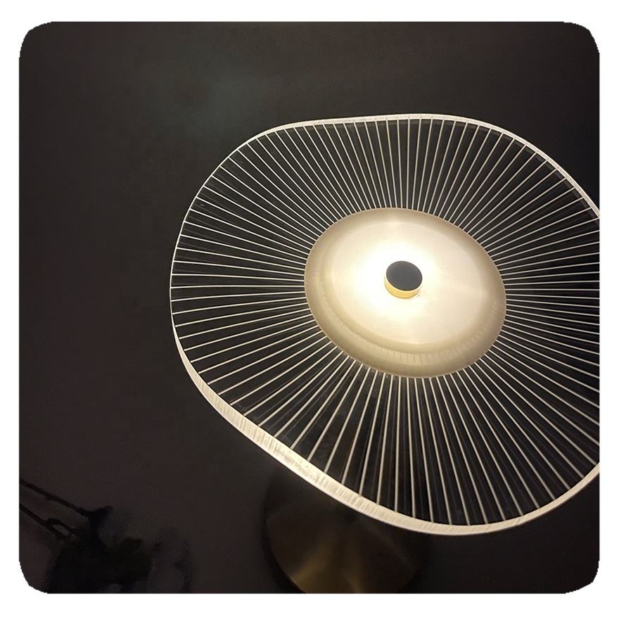 Moderne LED‑Schreibtischlampe