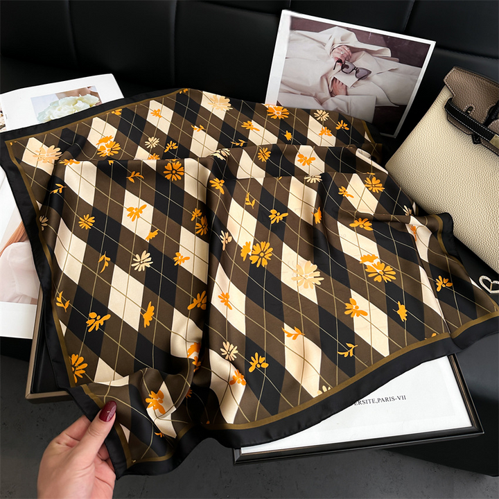 Sandra Foulard (100% Silk - 68cm)