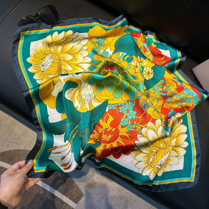 Zela Foulard (100% Silk - 70cm)