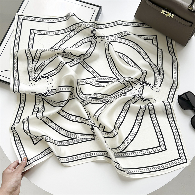 Sonia Foulard (100% Silk - 68cm)