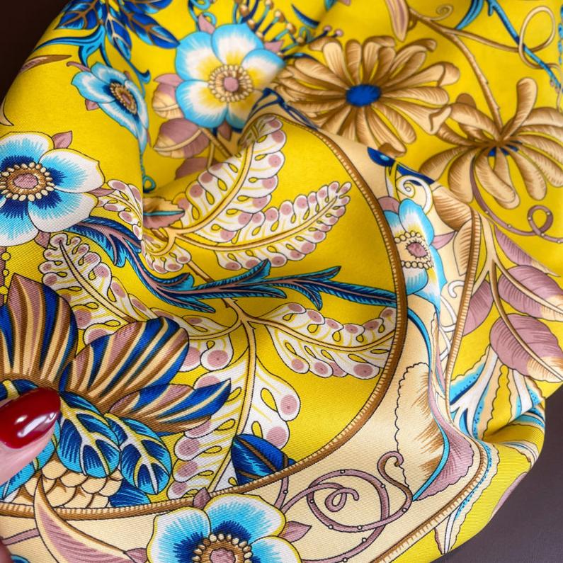 Claudiette Foulard (88cm - 100% Silk)