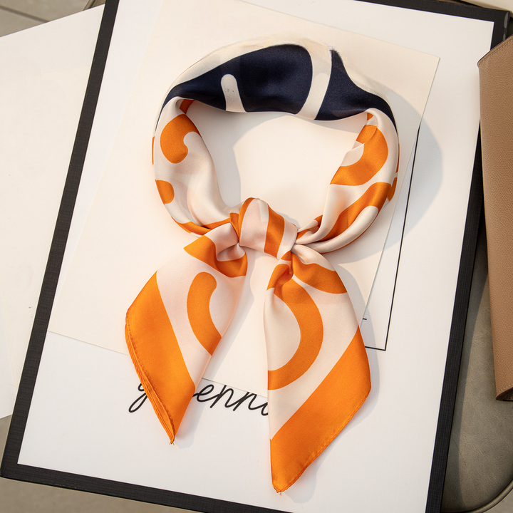 Daria Foulard (100% Silk - 68cm)