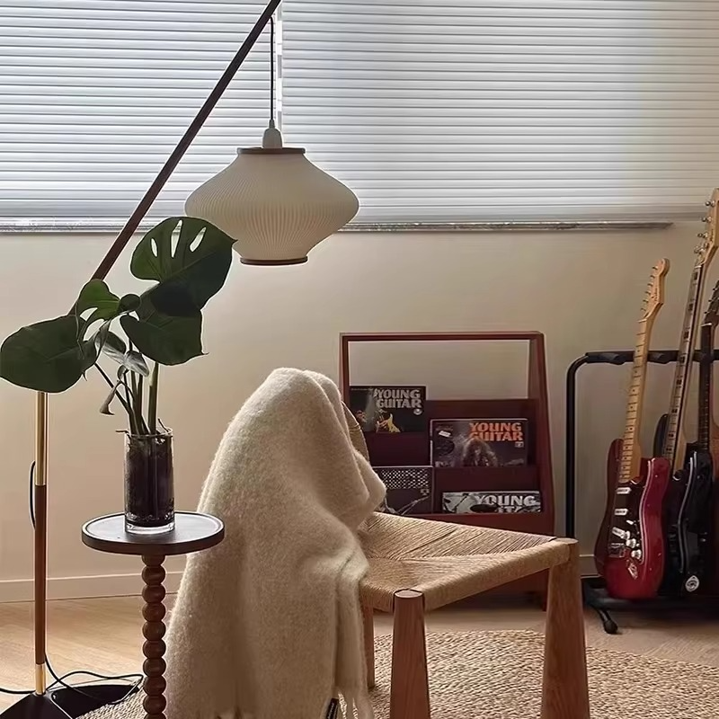 Mittelalterliche Stehlampe