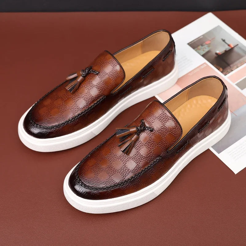Men's Casual Shoes Embossed Leather Men Luxury British Style Penny Loafers Mens Slip-on Thick Sole Outdoor Flats New Arrival