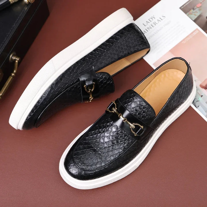 Men's Casual Shoes Embossed Leather Men Luxury British Style Penny Loafers Mens Slip-on Thick Sole Outdoor Flats New Arrival