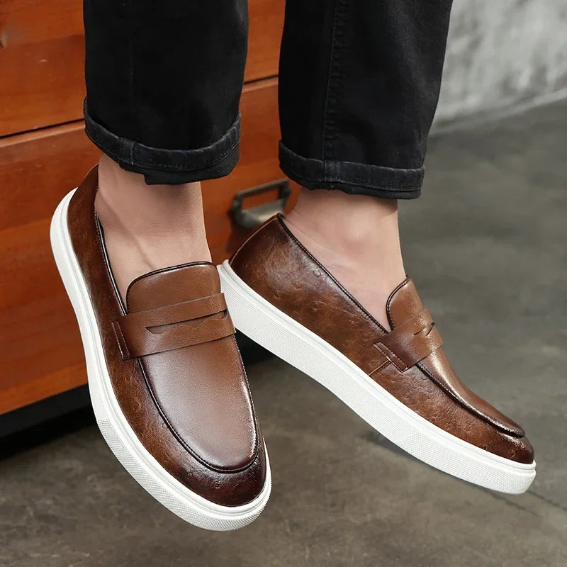 Men's Casual Shoes Embossed Leather Men Luxury British Style Penny Loafers Mens Slip-on Thick Sole Outdoor Flats New Arrival