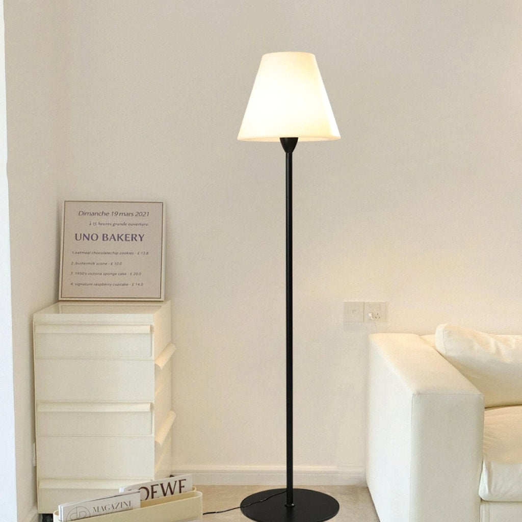 Moderne Ward Stehlampe