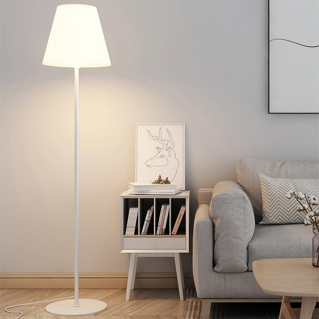 Moderne Ward Stehlampe