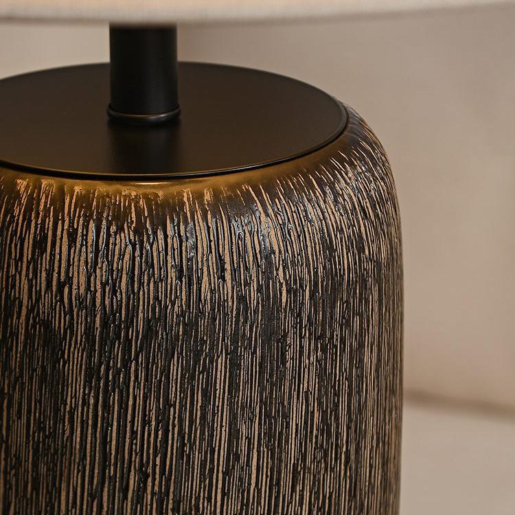 Rustikale Holz-Stehlampe