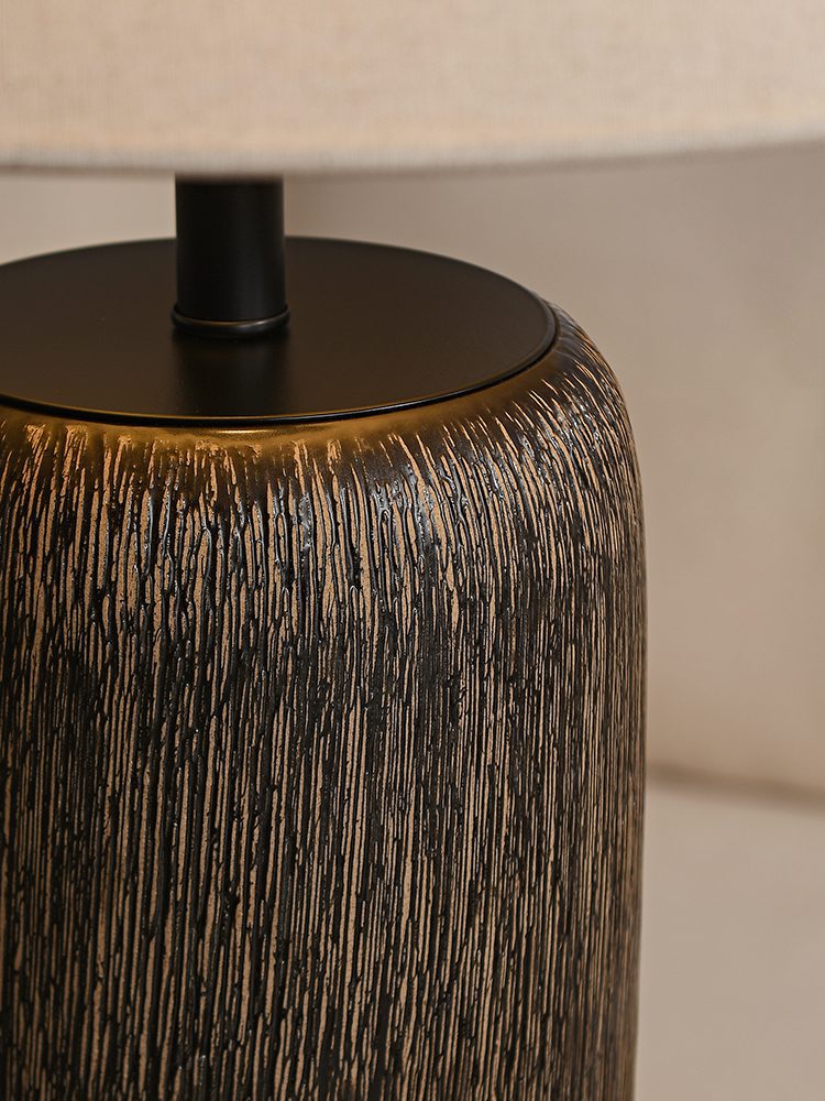 Rustikale Holz-Stehlampe