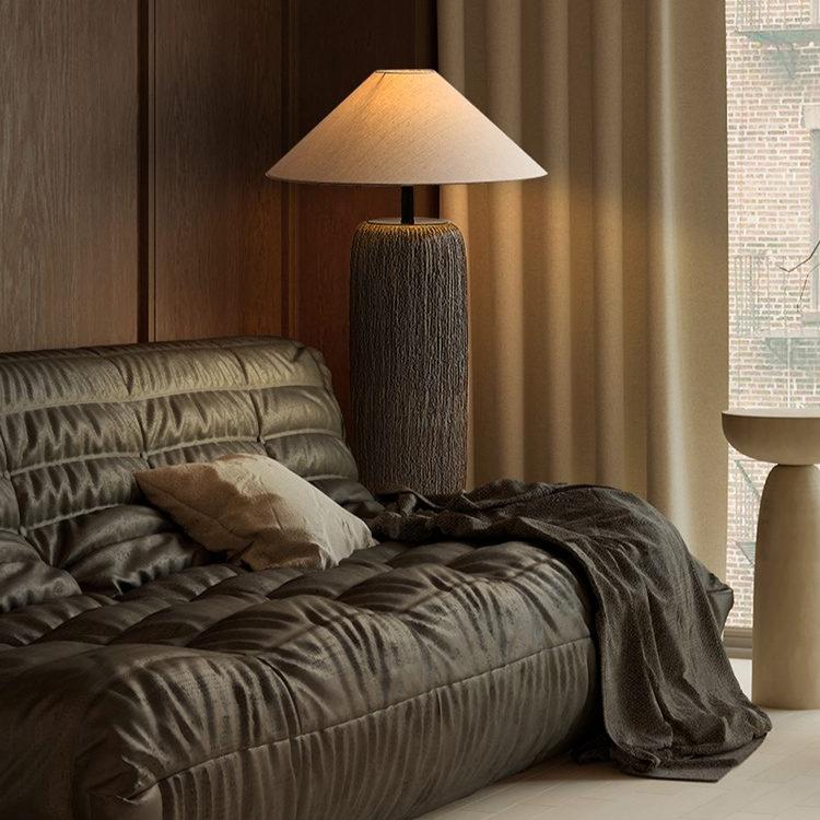 Rustikale Verwittertes-Holz Stehlampe