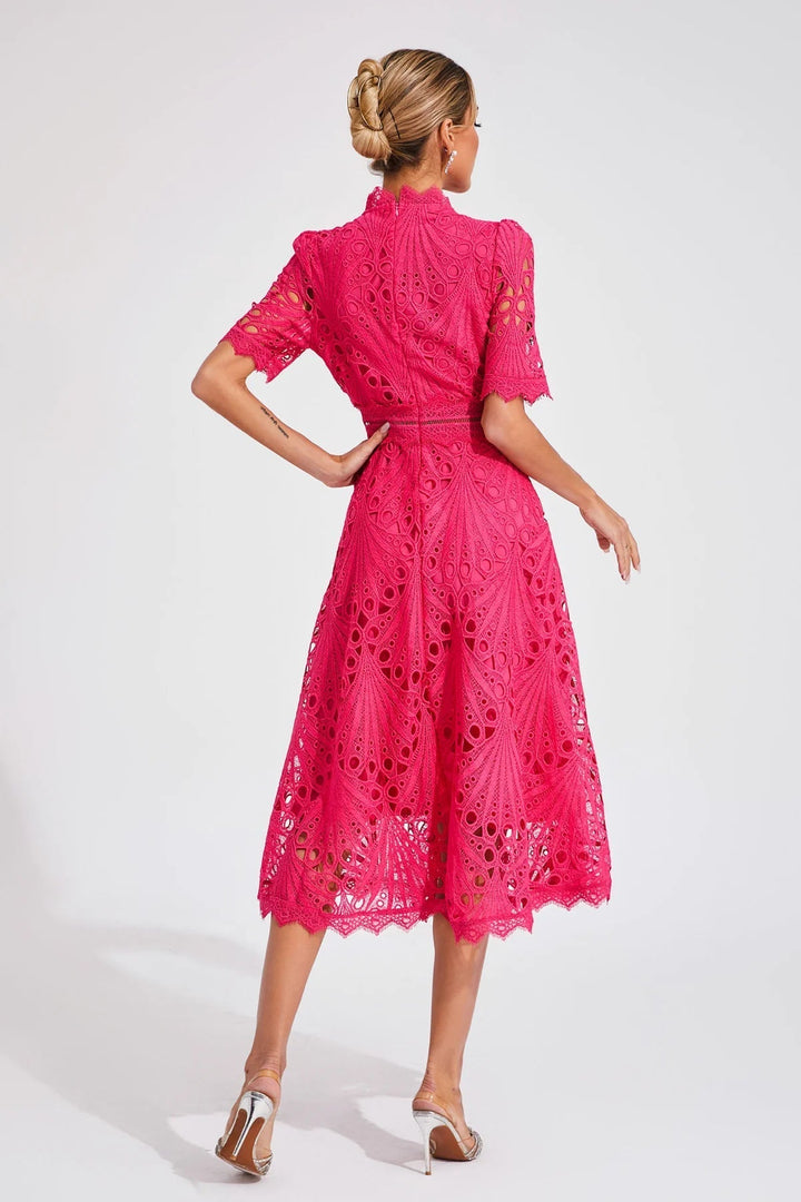 Vorelle - Blumenkleid mit Stickerei und kurzen Ärmeln